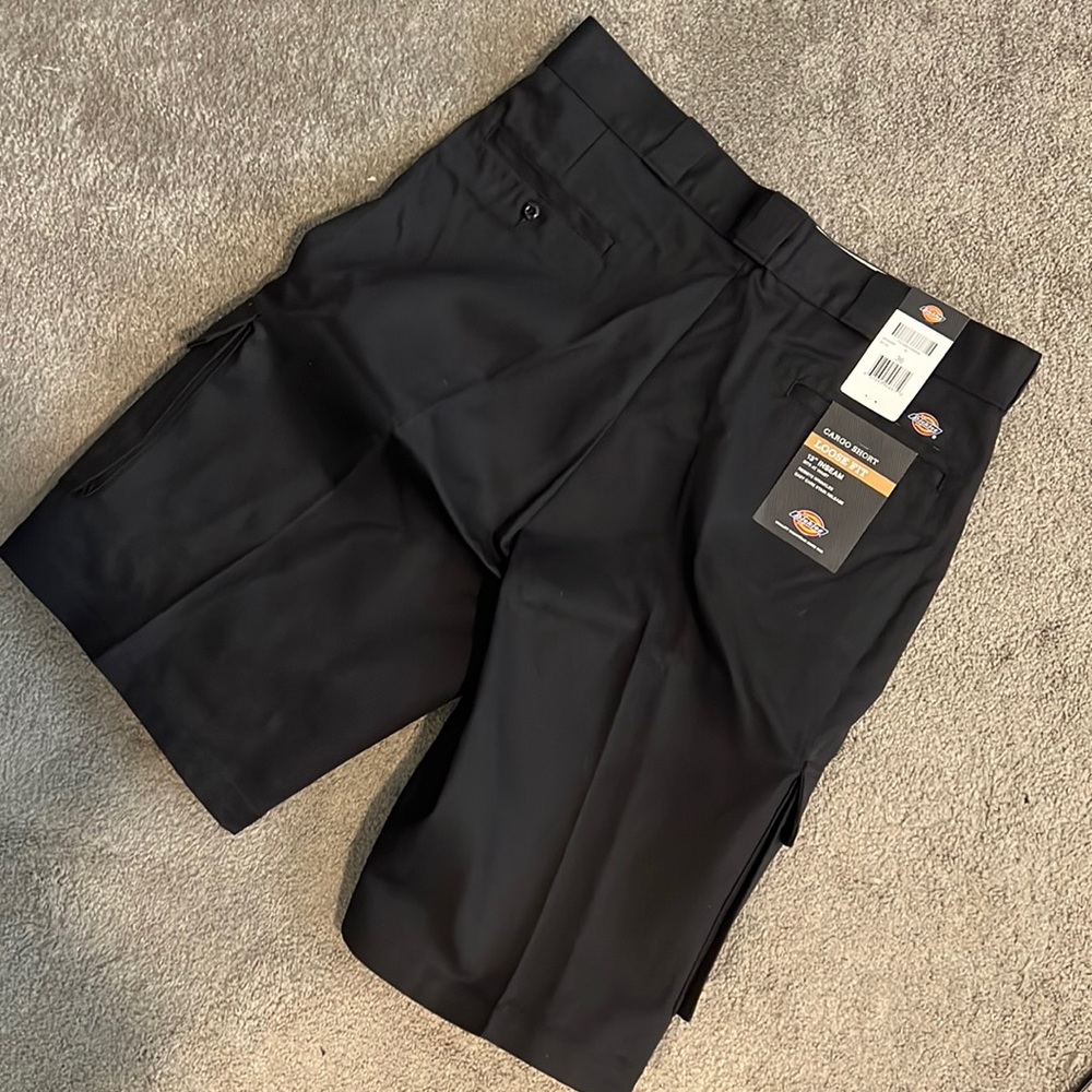 Dickies Men’s Black Loose Fit Cargo Shorts | NWT | 36